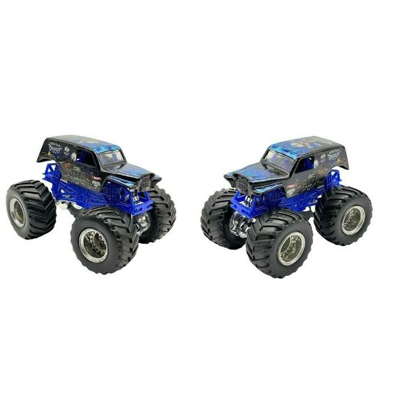 Lot of 4 Hot Wheels Monster Jam Trucks 1/64 Grave Digger Scooby-Doo El Toro etc. - Picture 4 of 10